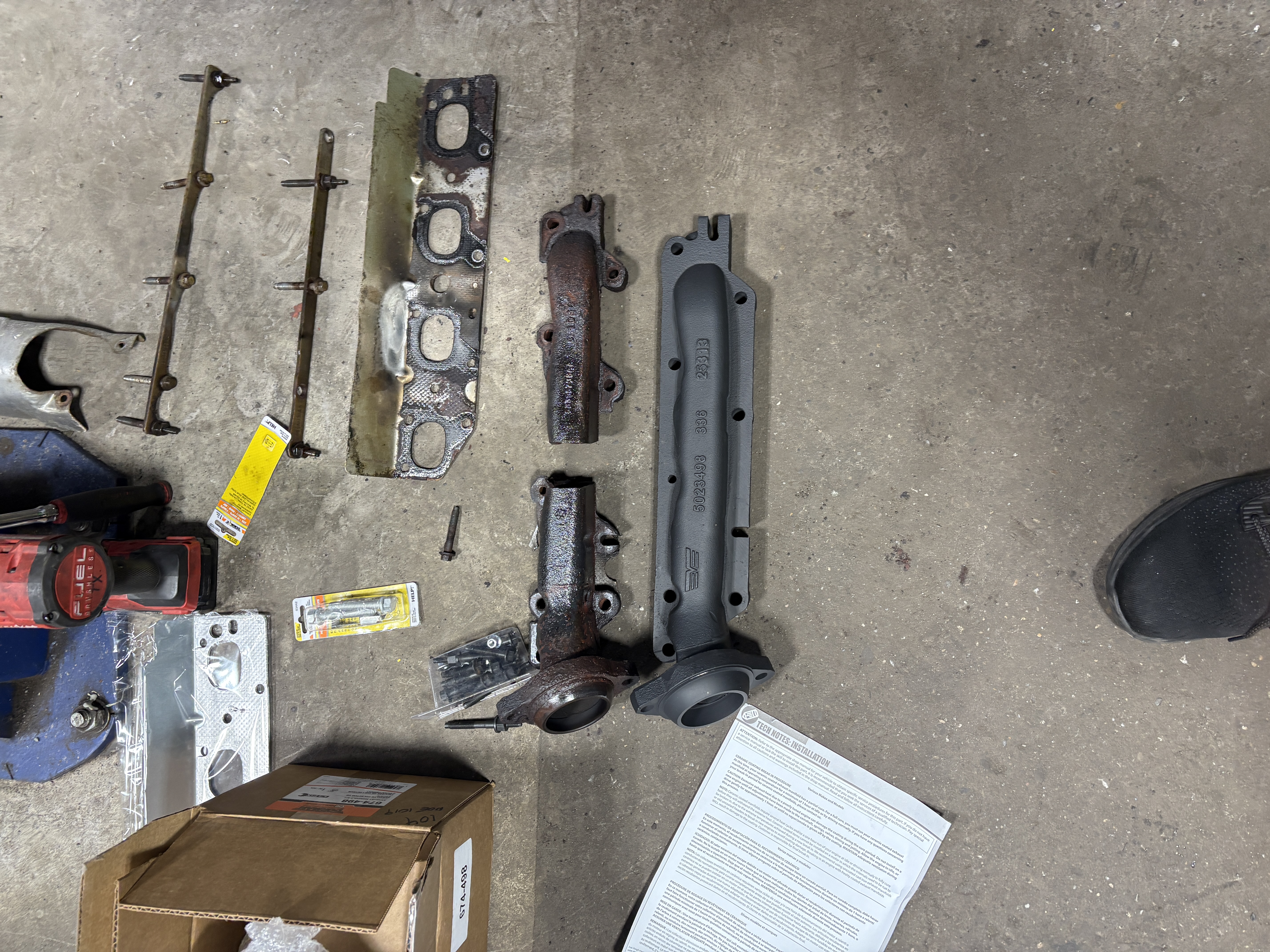 Mercedes exhaust manifold and components for replacement