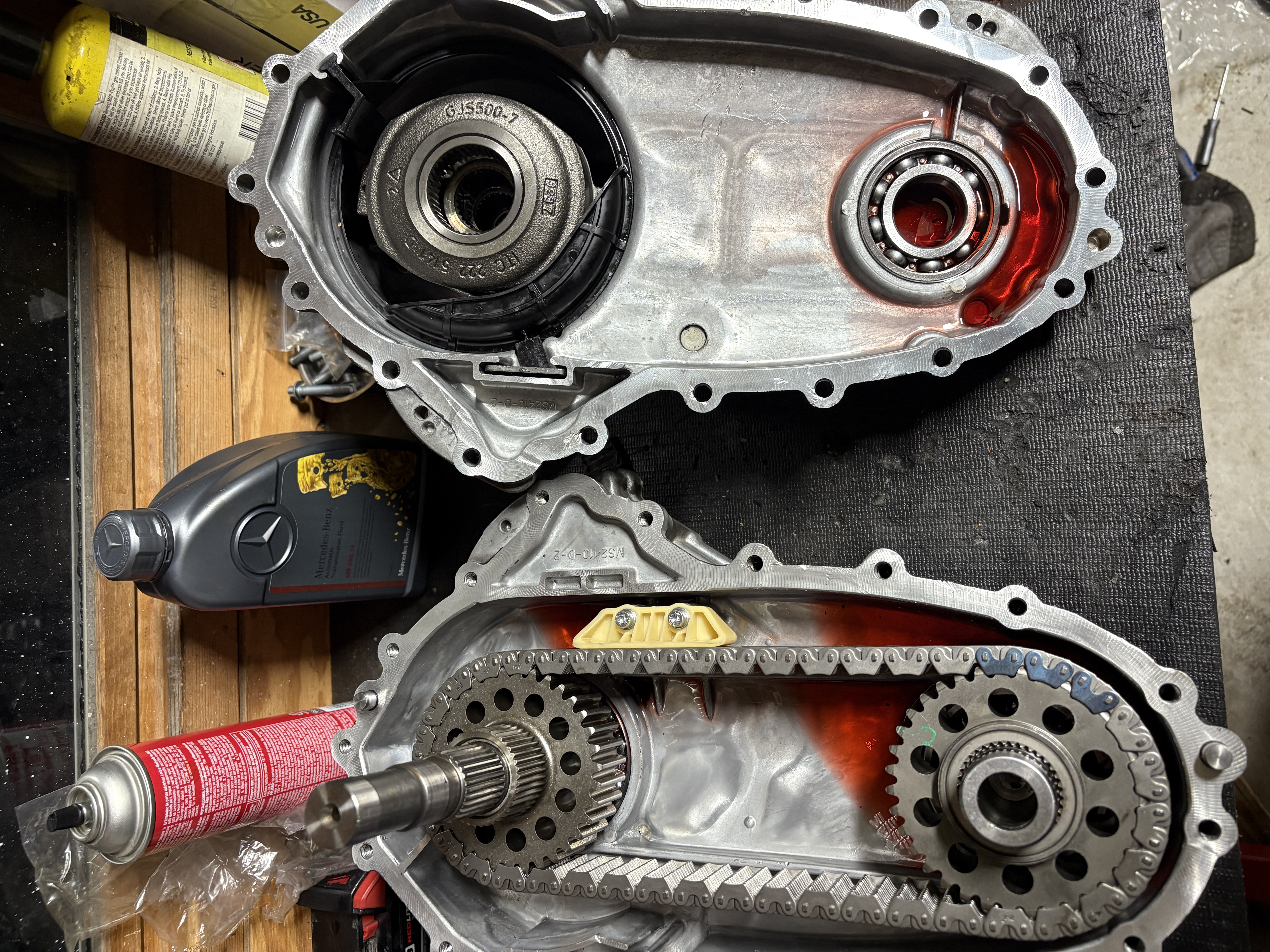 Mercedes transfer case split open showing internals